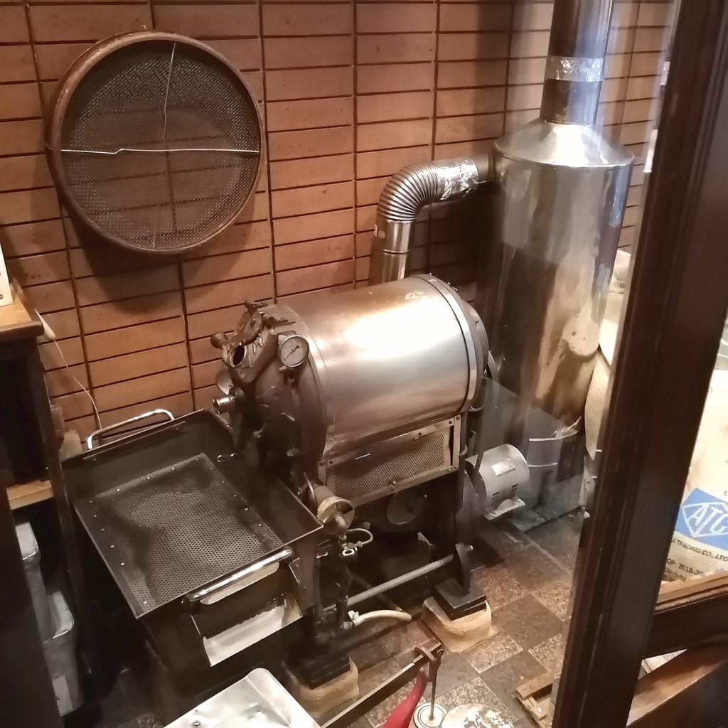 銀座コーヒー「十一房珈琲店」焙煎室