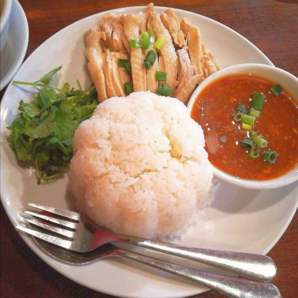 高円寺駅前ランチ「バーン・イサーン」カオマンガイ