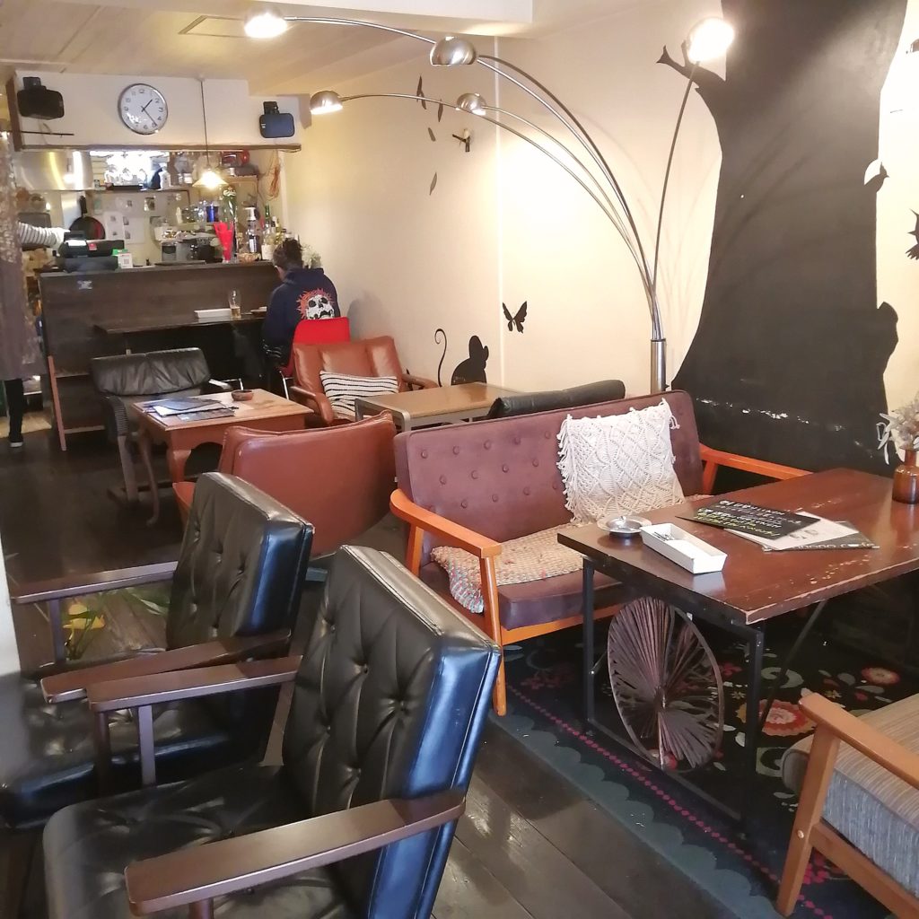 新高円寺カフェ「honohono cafe」店内・1階