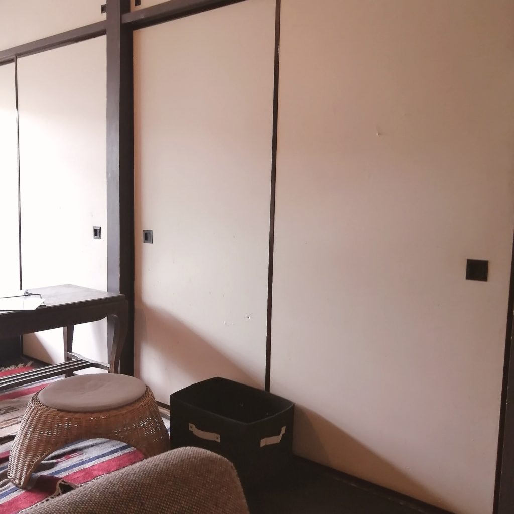 新高円寺カフェ「honohono cafe」店内・2階ふすま
