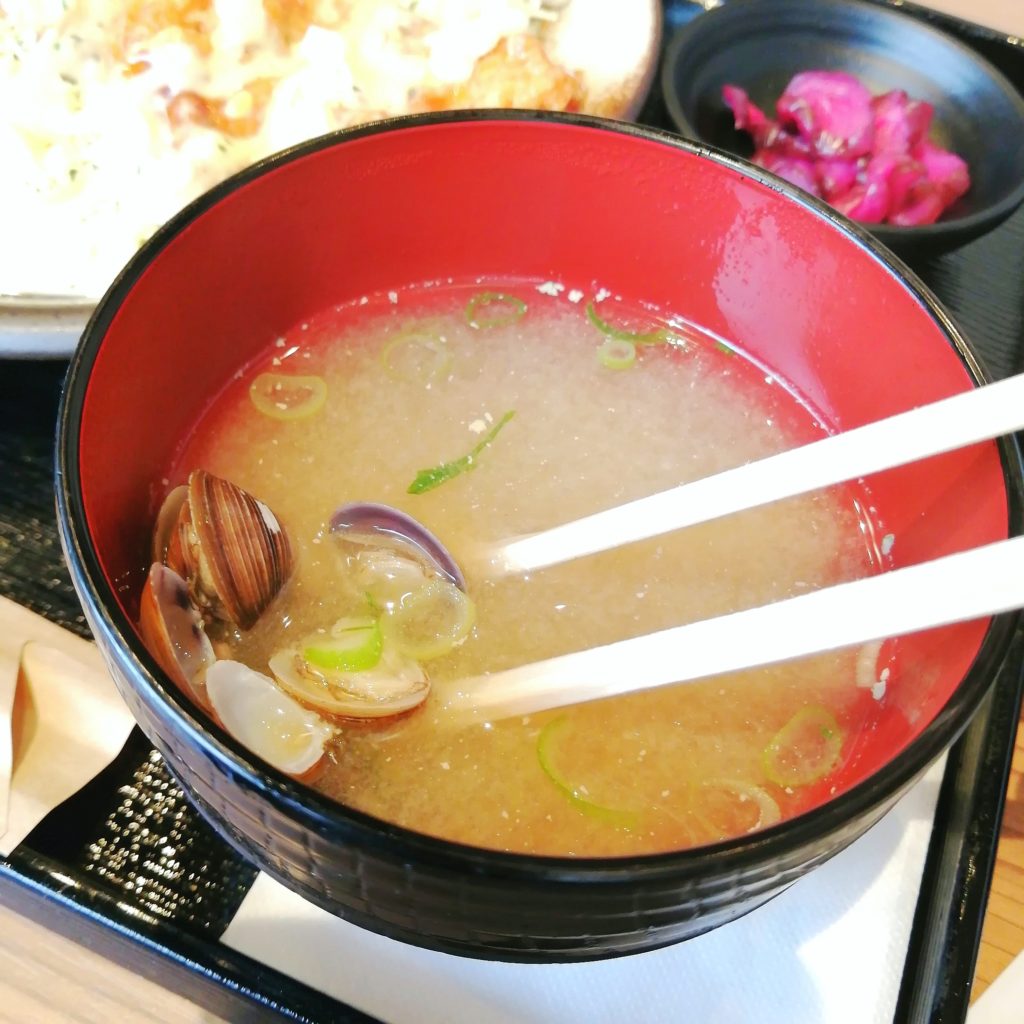 新高円寺唐揚げ「鶏千」定食・しじみのお味噌汁