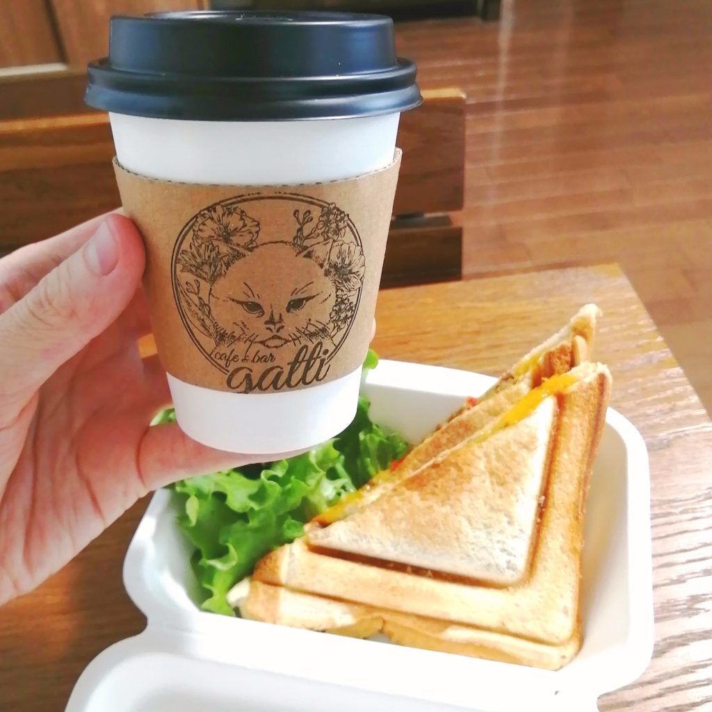 高円寺「cafe & bar gatti」ホットコーヒー、ホットサンド開封
