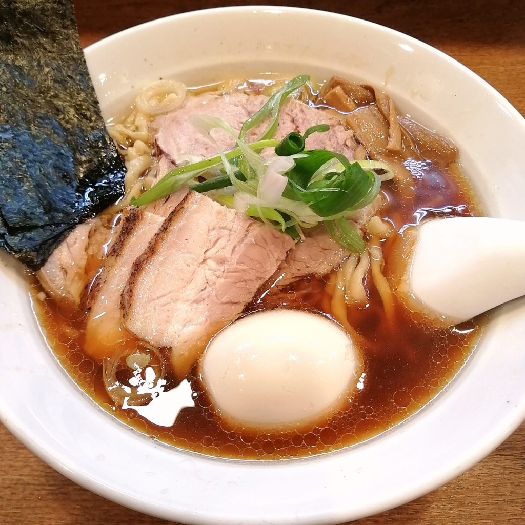 高円寺ラーメン「山と樹」特製らぁめん