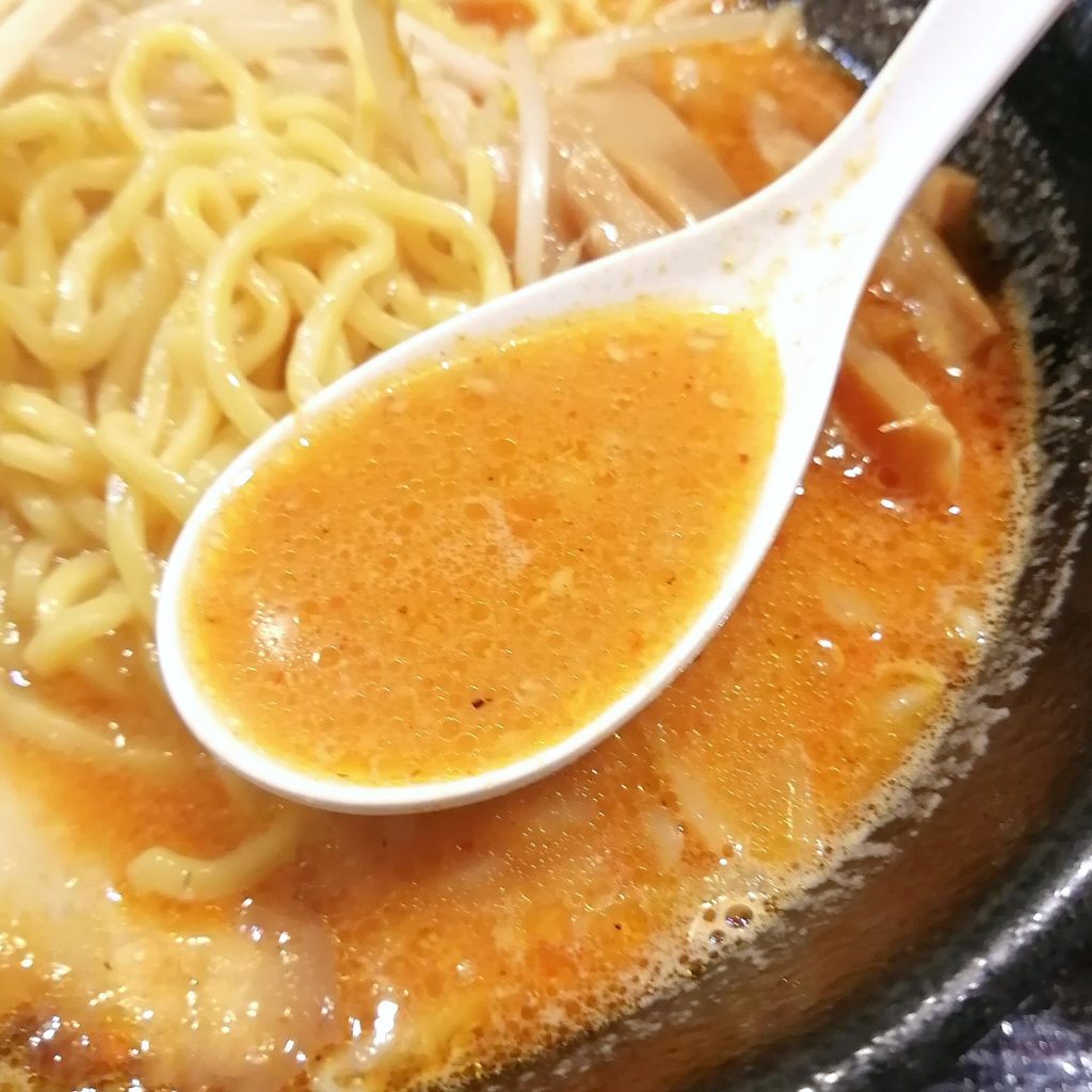 高円寺ラーメン「一蔵（いちぞう）」赤鬼らーめん・スープ