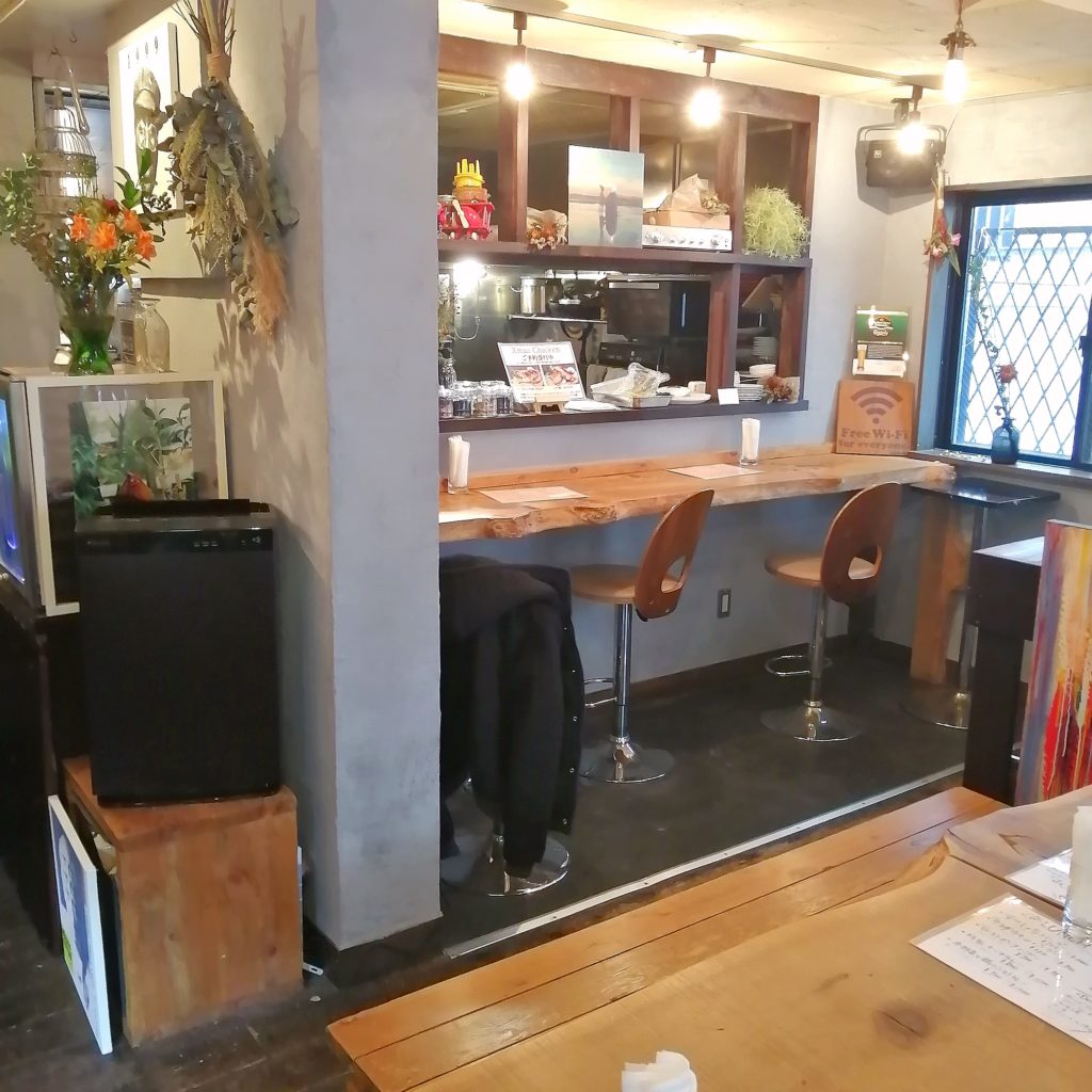 高円寺ハンバーガー「ront animare」店内