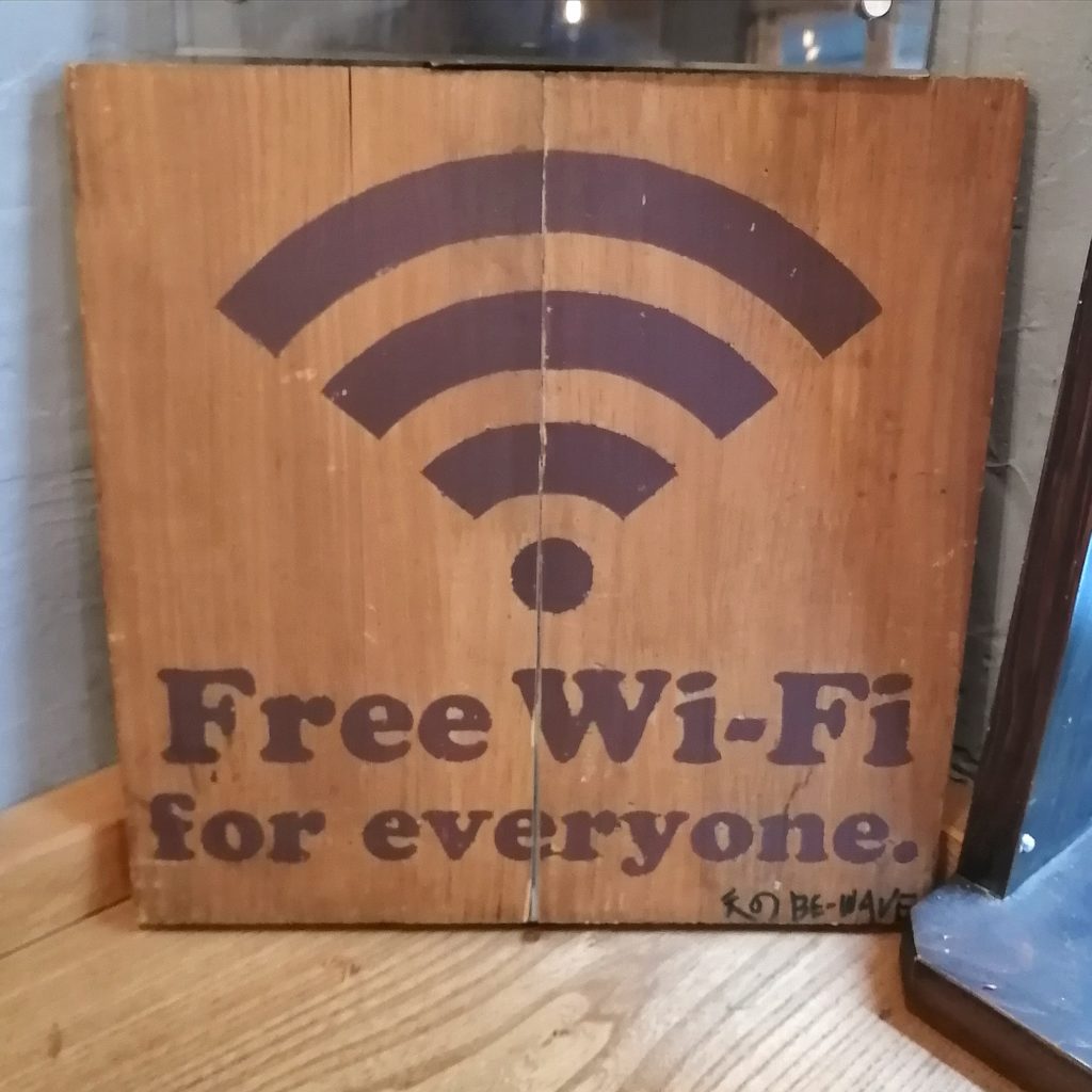 高円寺ハンバーガー「ront animare」店内・Wi-Fi