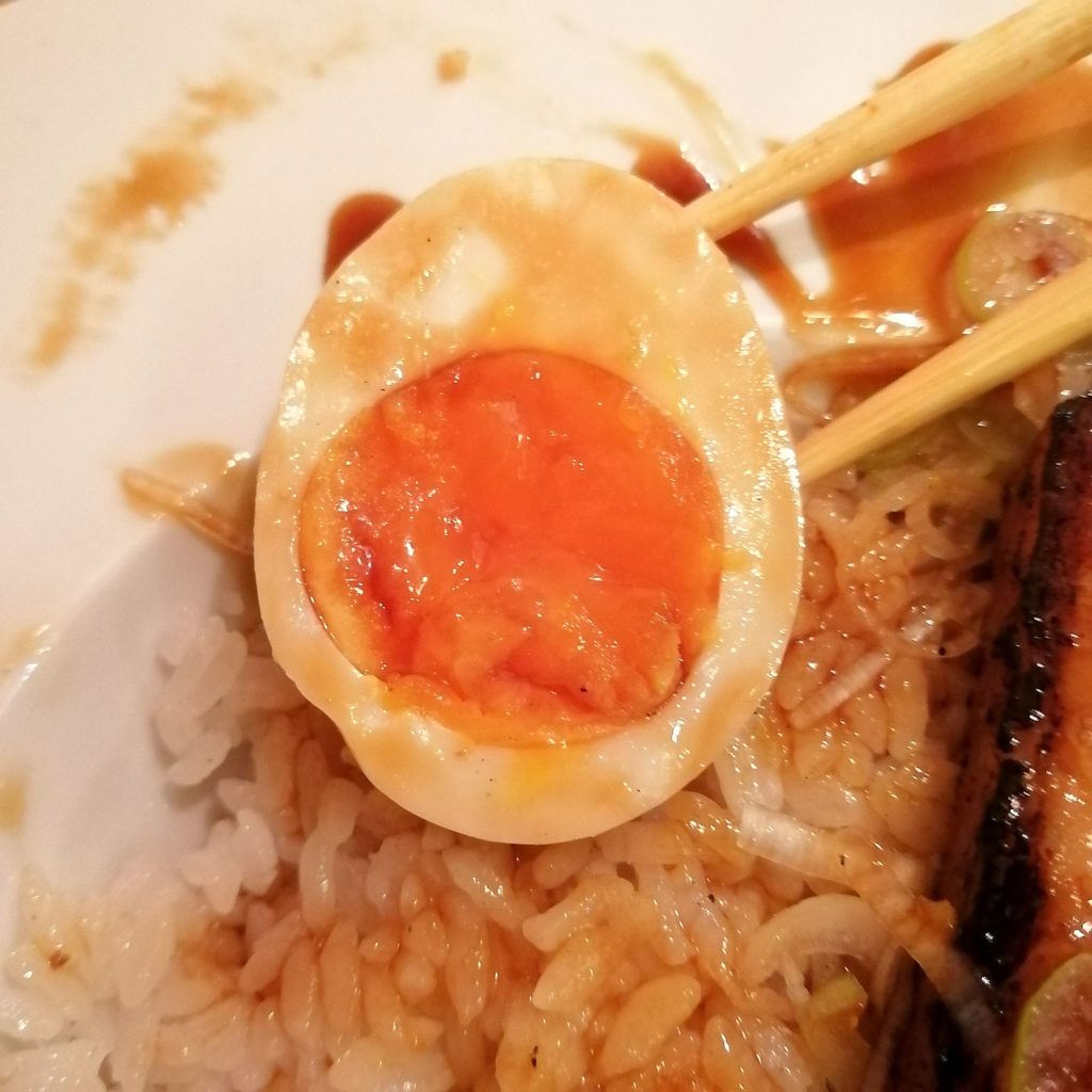 高円寺丼「串ノ眩(くしのまぶろ)」自家製・厚切り 炙り焼き豚丼・燻製卵