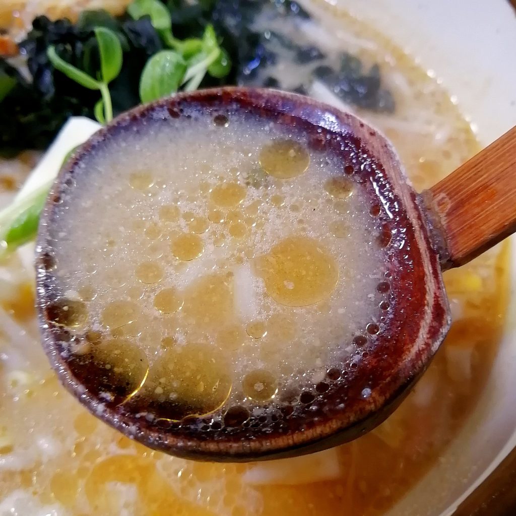 高円寺ラーメン「味噌一」味噌一バターラーメン・スープ